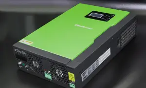 Najlepsze inwertery off-grid: jak wybrać idealny system autonomiczny bez błędów