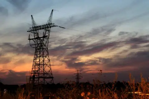 Z czego składają się opłaty za energię elektryczną? Analizujemy to