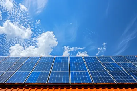 Opinie na temat JKT Solar - co musisz wiedzieć przed kupnem?