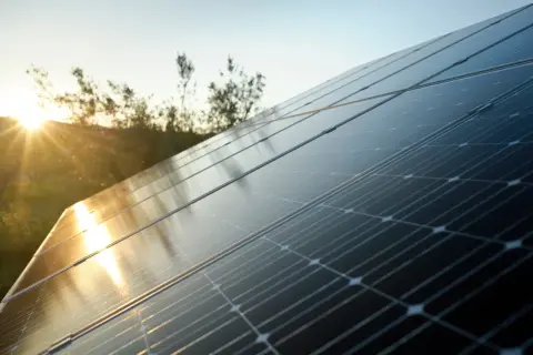 Dystrybutor energii elektrycznej a dostawca prądu - Na czym polega różnica?